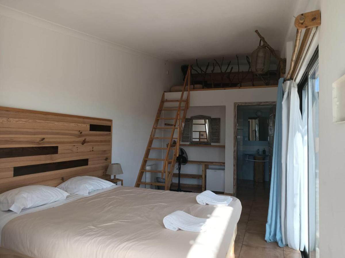 Good Feeling Hostel & Guest House Raposeira  Εξωτερικό φωτογραφία